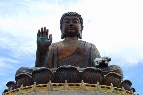 Cận cảnh Tượng Phật Thiên Đàn khổng lồ