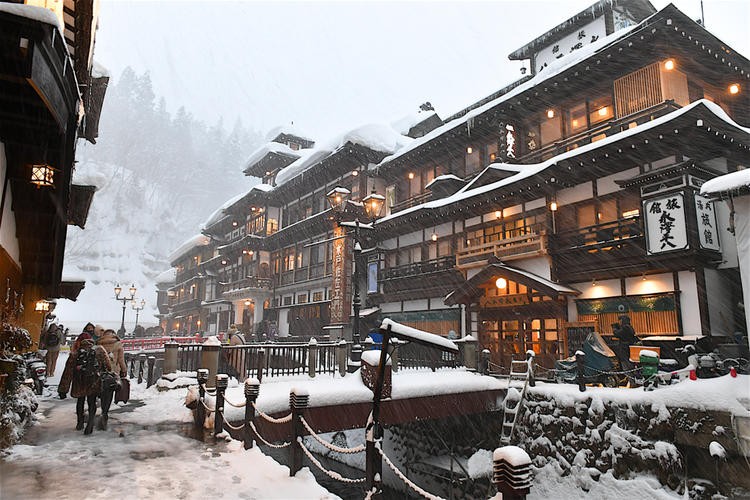 Du lịch Mùa đông ở Nhật Bản được bắt đầu vào tháng 12 đến tháng 2 năm sau