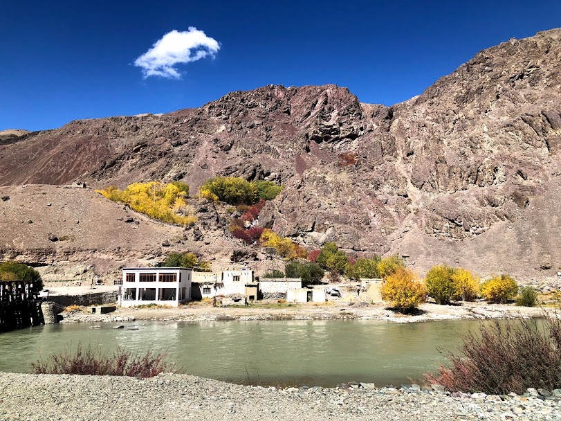 17. Near check-point to Tso Moriri.jpg