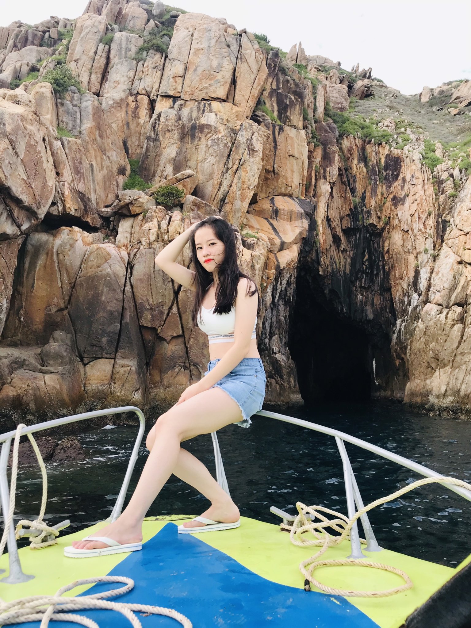 Hàng Yến Bãi Thùng