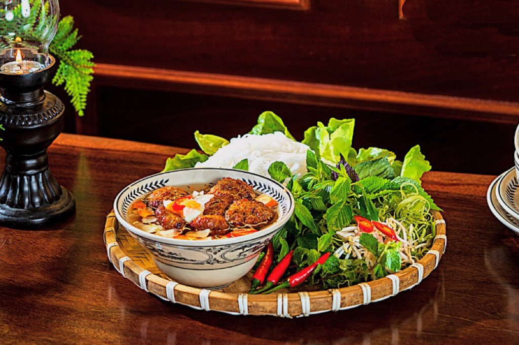 bun-cha-ha-noi-mon-ngon-am-thuc-hanoi-food-2.jpg