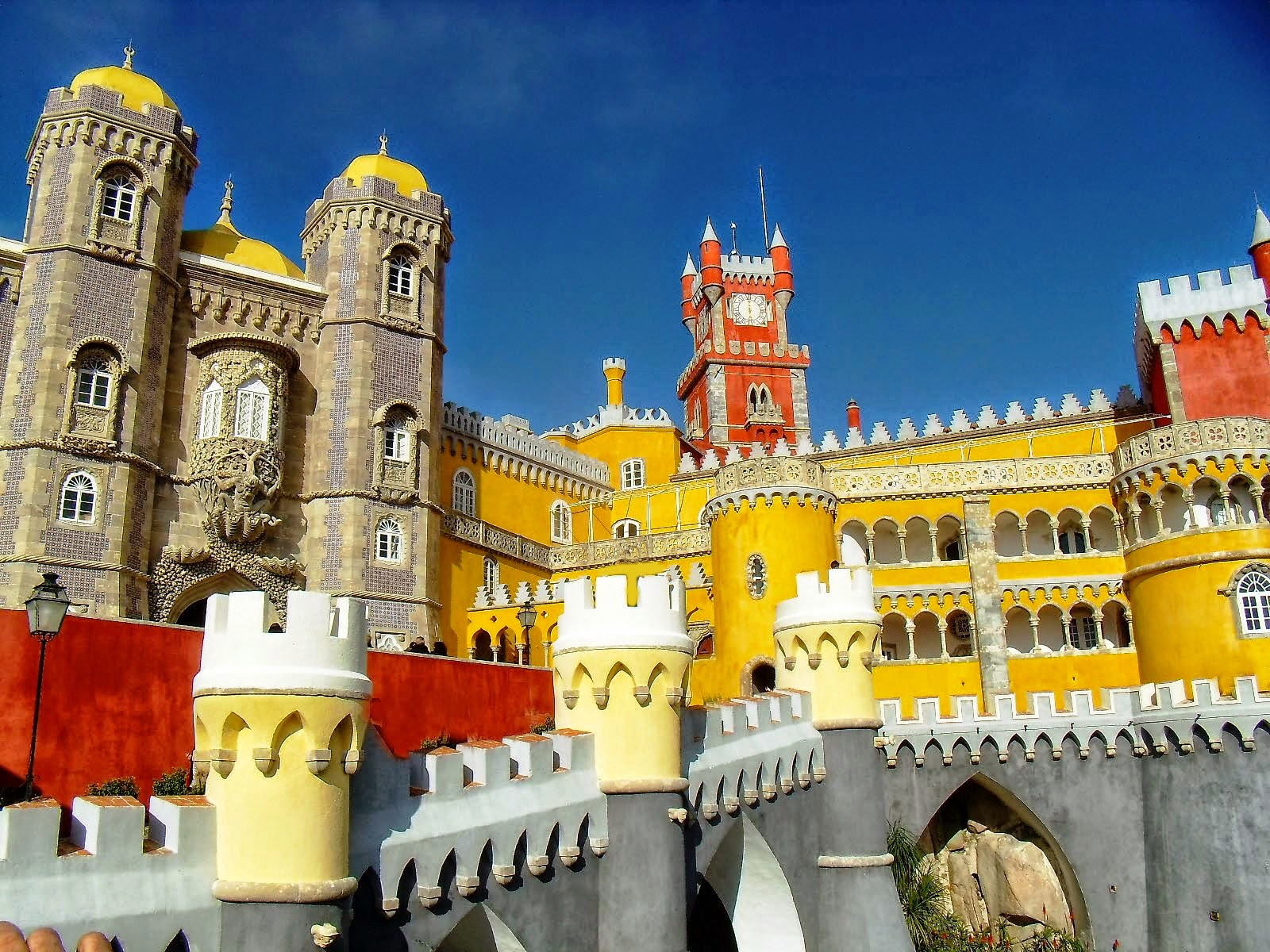 El Castillo Sintra Portugal.jpg