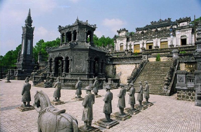 Các khu lăng tẩm