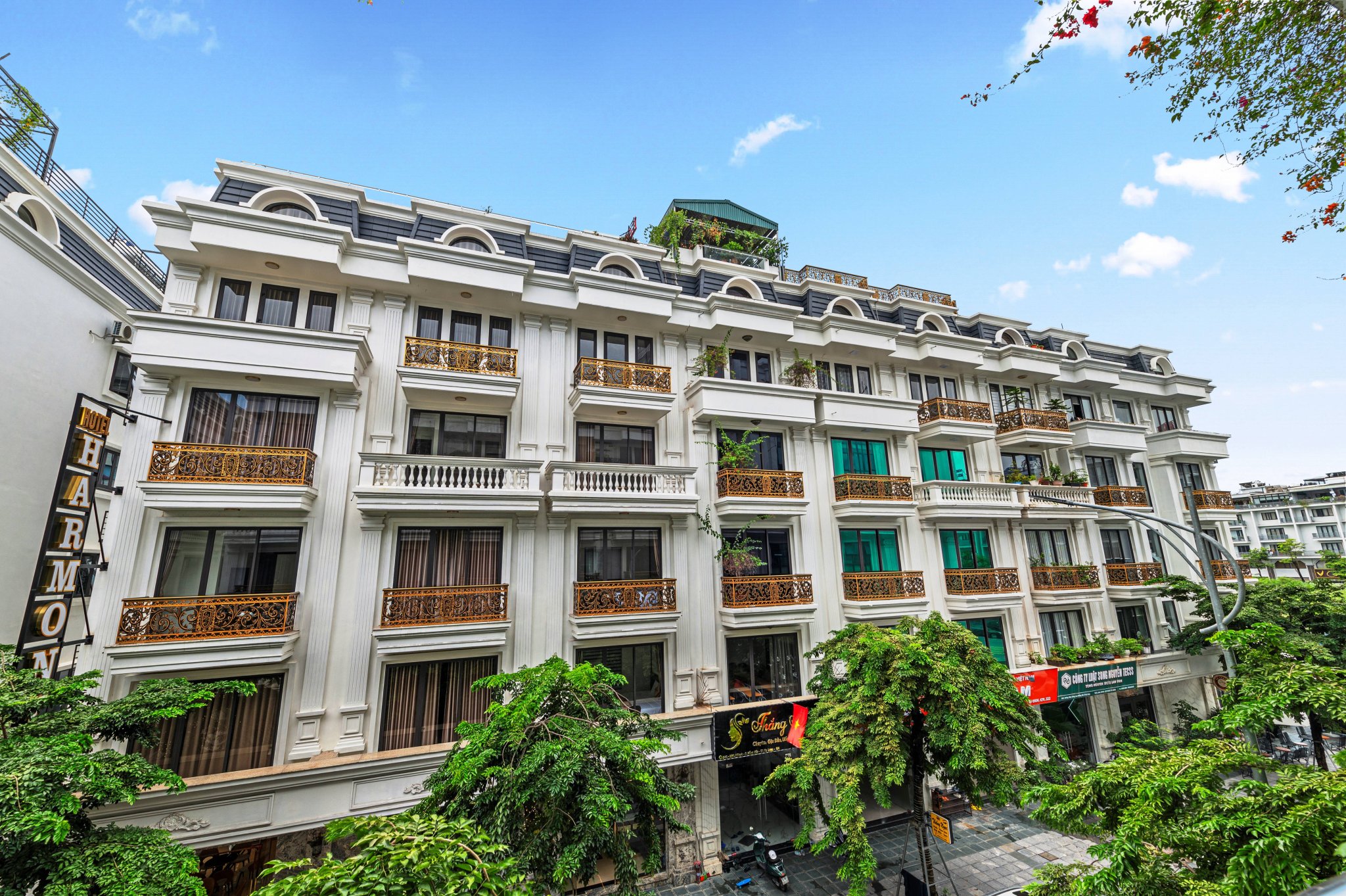 Mặt tiền1.jpg