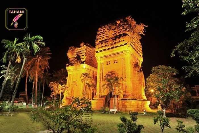 thap-doi-duoi-anh-den-lung-linh-min.jpg