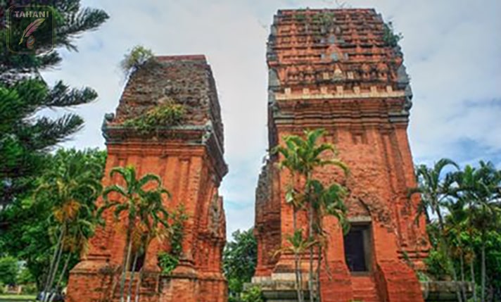 thap-doi-quy-nhon-voi-kien-truc-doc-min.jpg