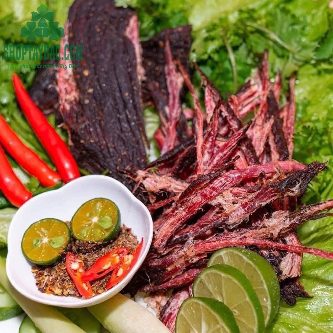 Thịt bò gác bếp chấm chẩm chéo đặc sản Tây Bắc.jpg