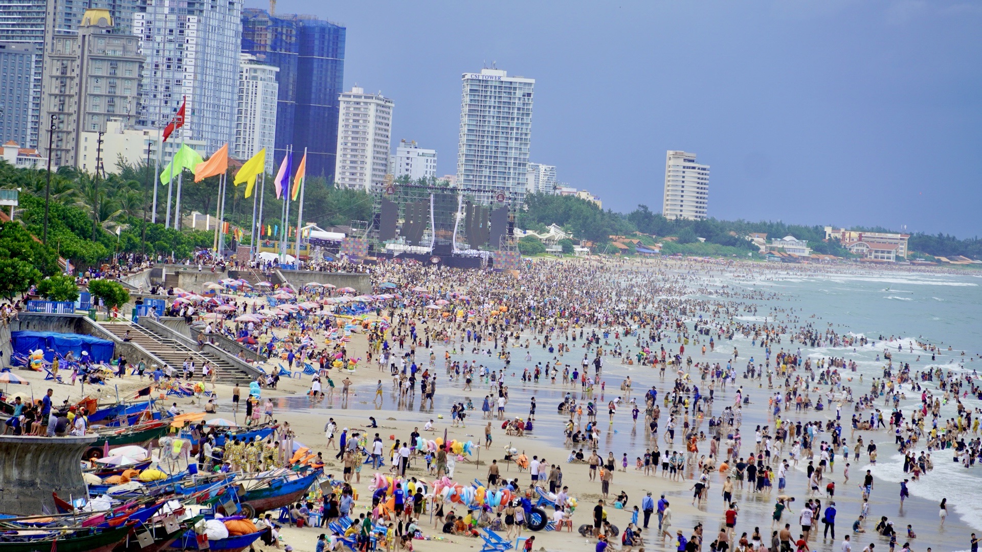 vung-tau-co-gi-choi-du-lich-kham-pha-nhung-dia-diem-hot-tai-thanh-pho-bien-vung-tau-bai-bien.jpg