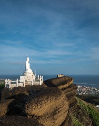 Chua-Linh-Son-Phu-Quy-Binh-Thuan.jpg Chua-Linh-Son-Phu-Quy-Binh-Thuan.jpg