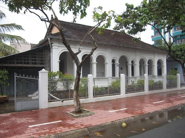 nhacoHaTien.jpg