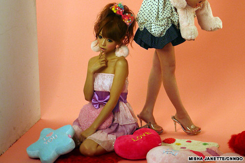 1415269930-cute-japanese-dokusha-models-i1_0.jpg