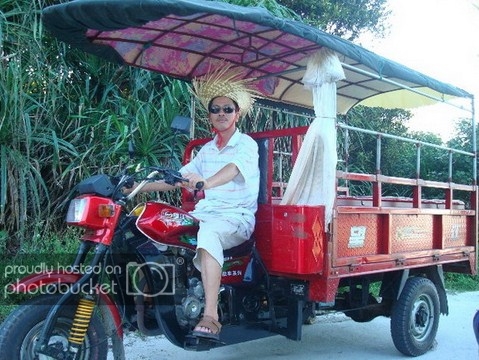 xe20tuk20tuk20tren20dao20quanlan20cualo.jpg