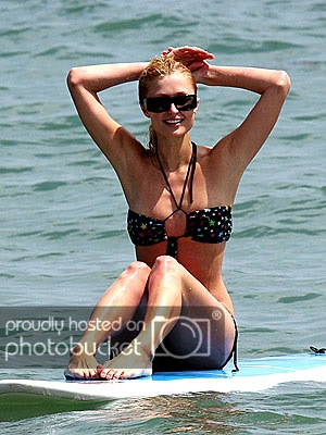 50785359_paris_hilton2300.jpg
