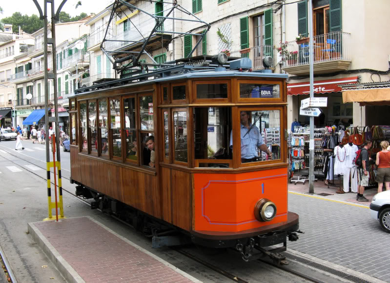 Port_de_soller_to_soller_tram_arp.jpg