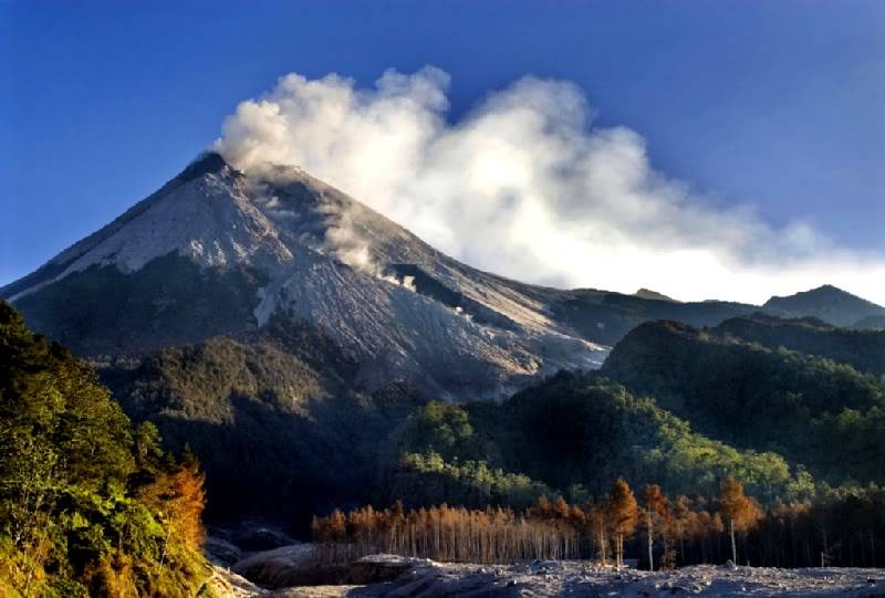 Gunung_Merapi1.jpg