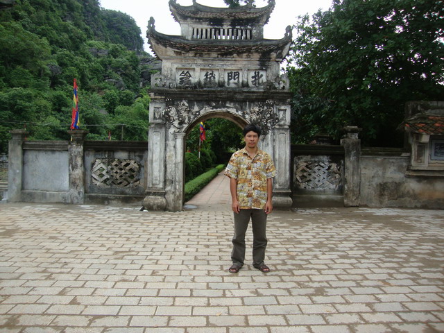 2010-09-26-cd-mb-1495-den-vua-dinh-le.jpg