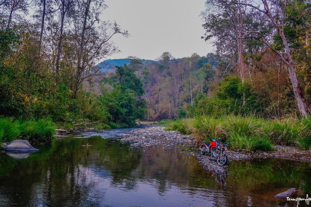 15102499336_73400d6415_b.jpg