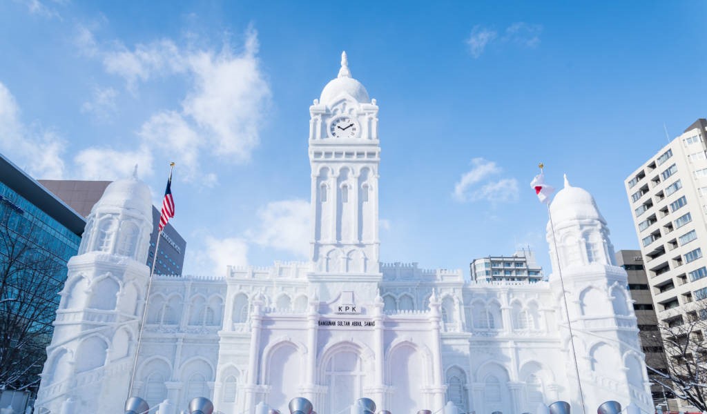Le-hoi-tuyet-sapporo.jpg