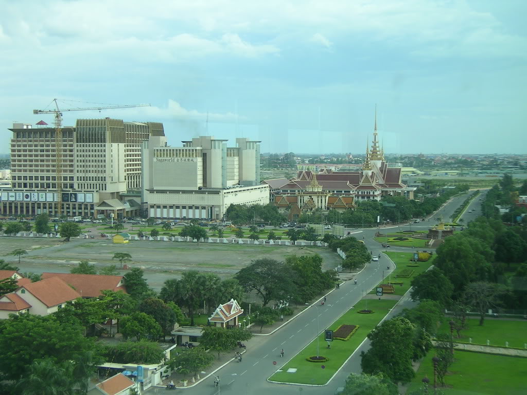 PHNOMPENHNHINTULANDSCAPE2.jpg