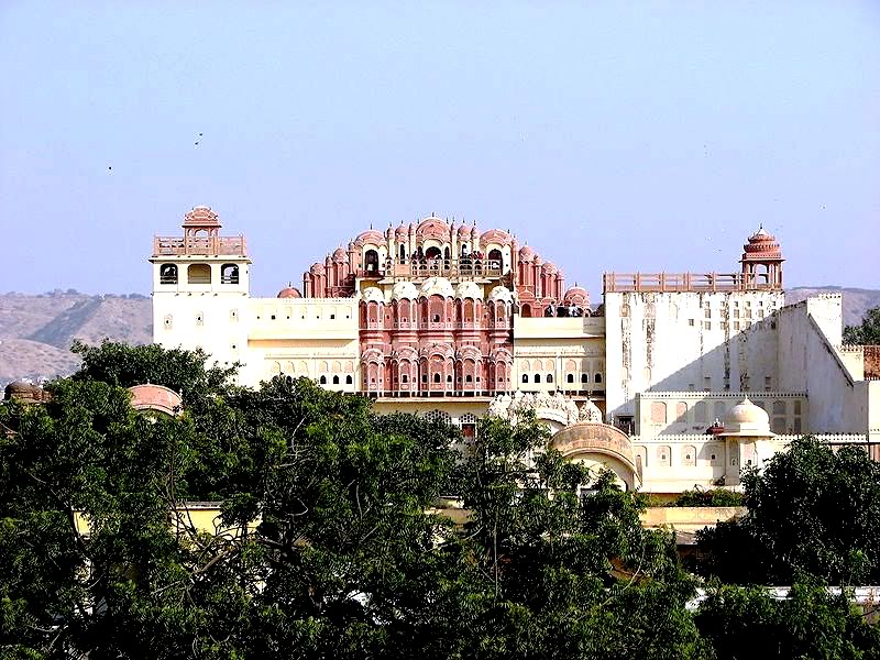 800px-Hawa_Mahal1.jpg