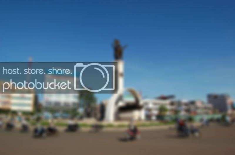 800px-Bun_Ma_Thut_city_square.jpg