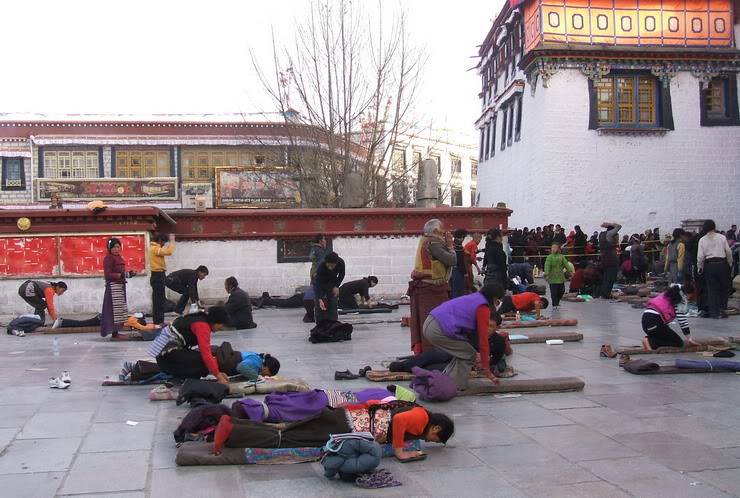 truoccongjokhang.jpg