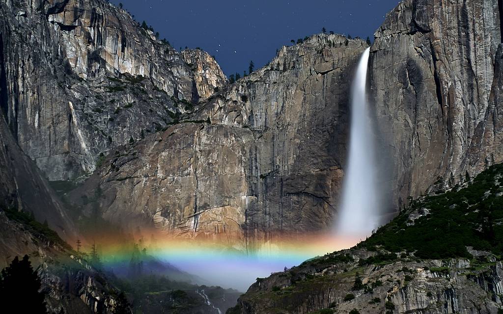 632-waterfalls-the-yosemite-falls-moonbow.jpg