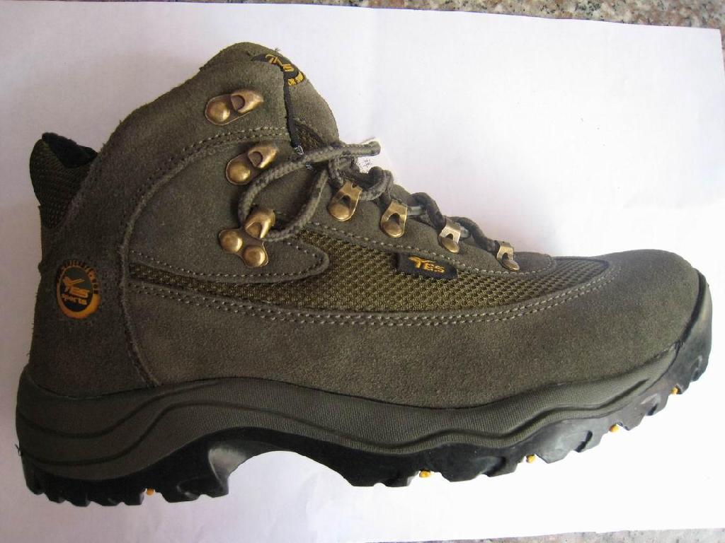 OUTDOOR_SHOES.jpg