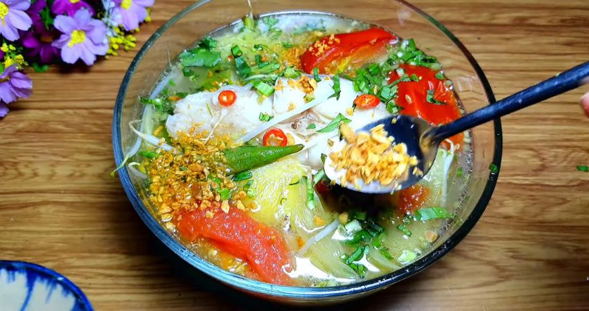 thuong-thuc-mon-canh-chua-ca-hu.jpg