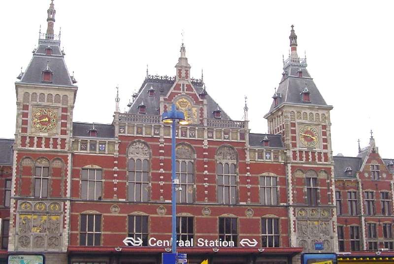 1283-Amsterdam%28centraal_station%29.jpg
