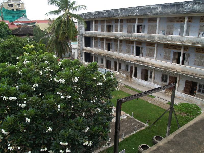 tuol4.jpg