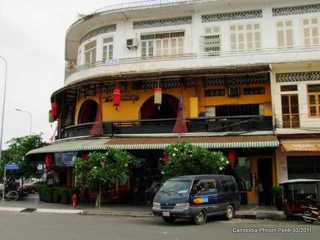 RiverhouseCambodia.jpg