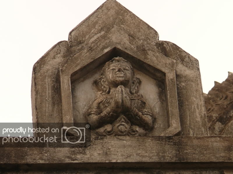 patuxay7.jpg