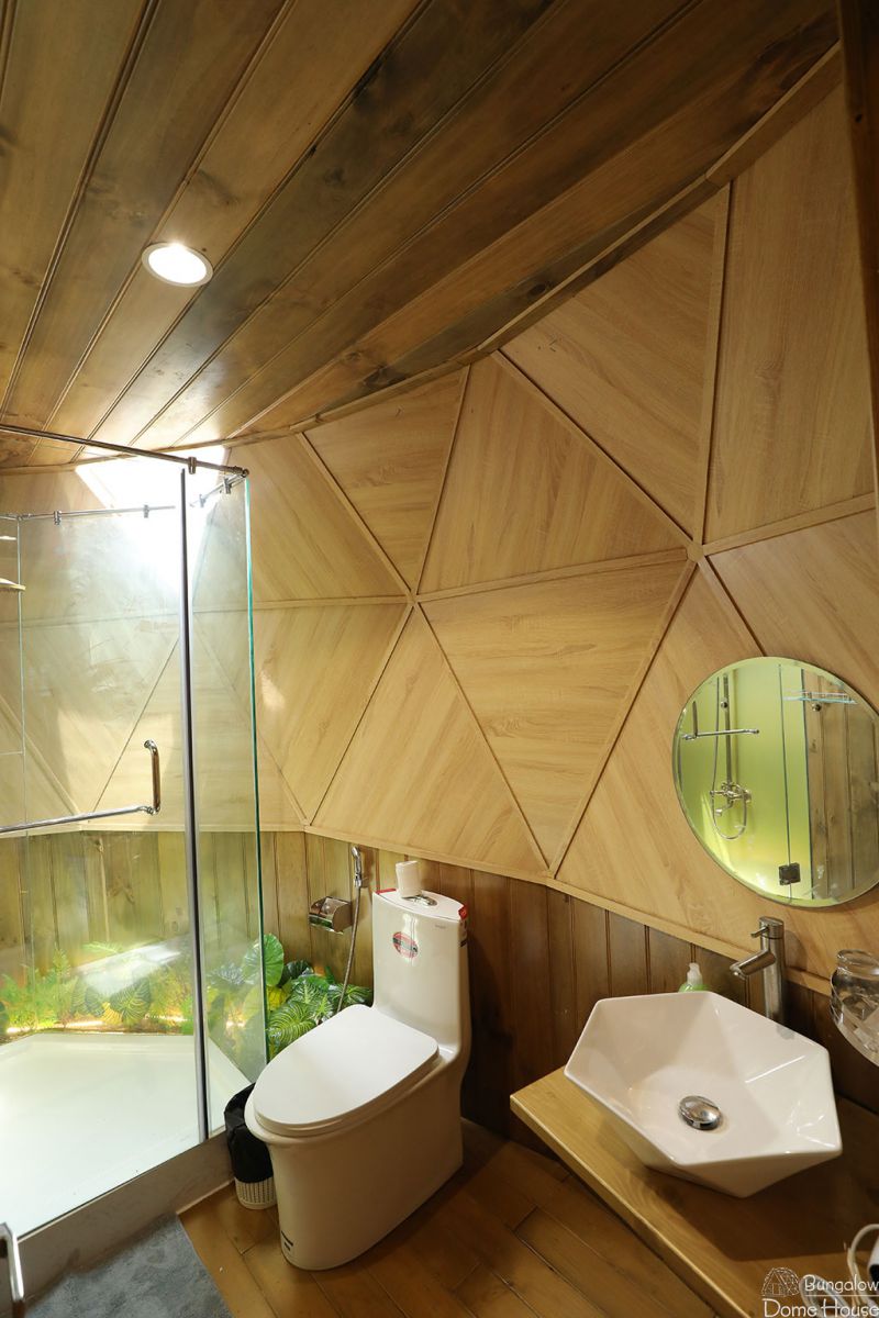 toilet bên trong bungalow