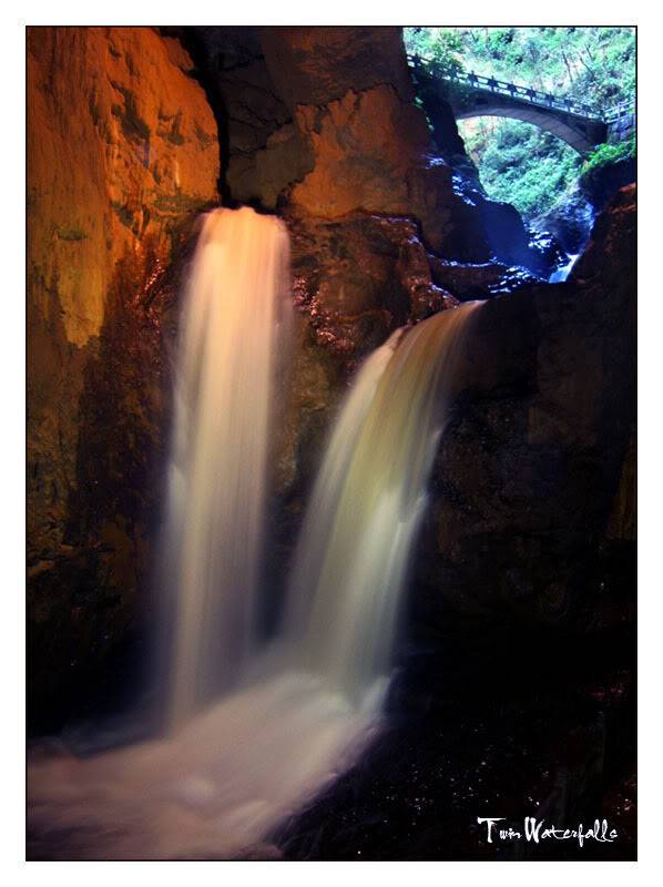 twin_waterfall.jpg