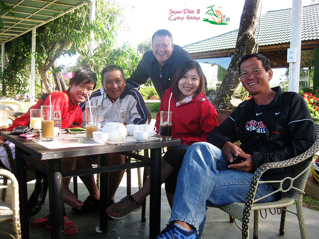 8287001712_77c024bfc1_z.jpg