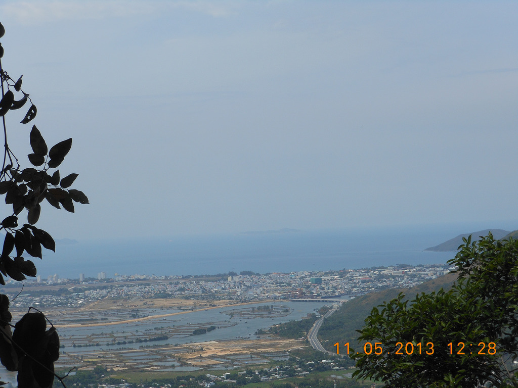 12005679755_fe89f124de_b.jpg