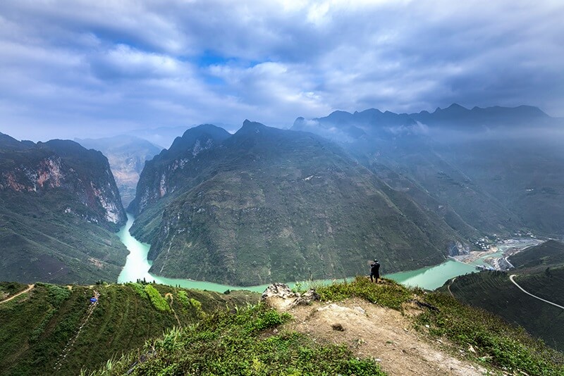 Hẻm Tu Sản Hà Giang nằm ngay dưới chân đèo Mã Pí Lèng