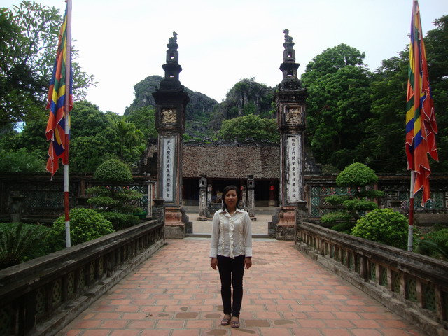 2010-09-26-cd-mb-1499-den-vua-dinh-le.jpg