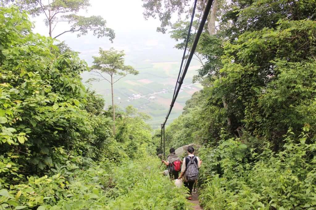 trekking tại núi Bà Đen