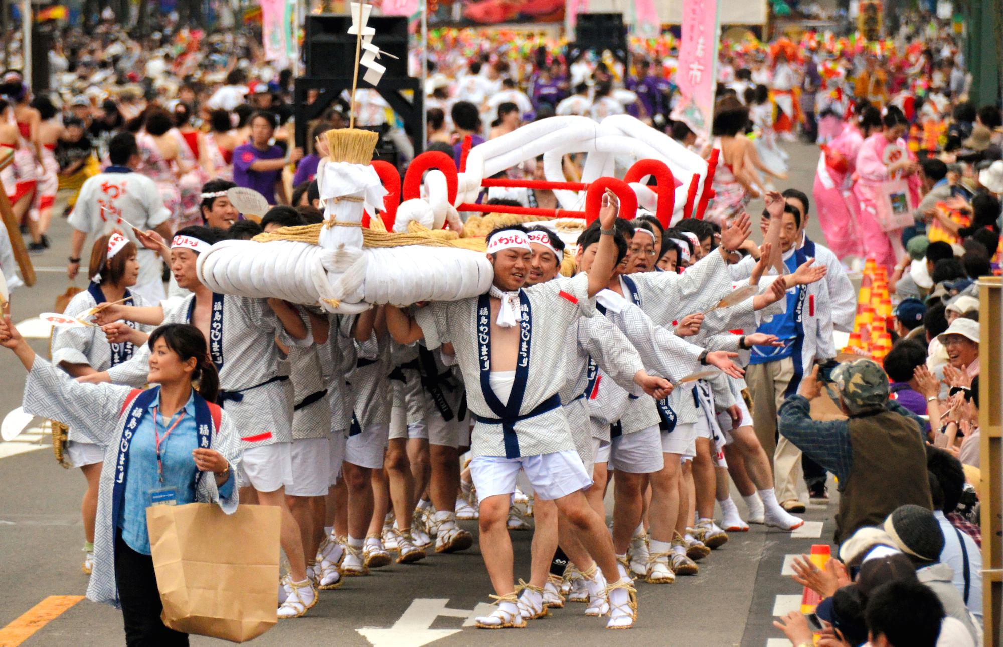 160616113456-waraji-matsuri-fukushima-prefecture.jpg