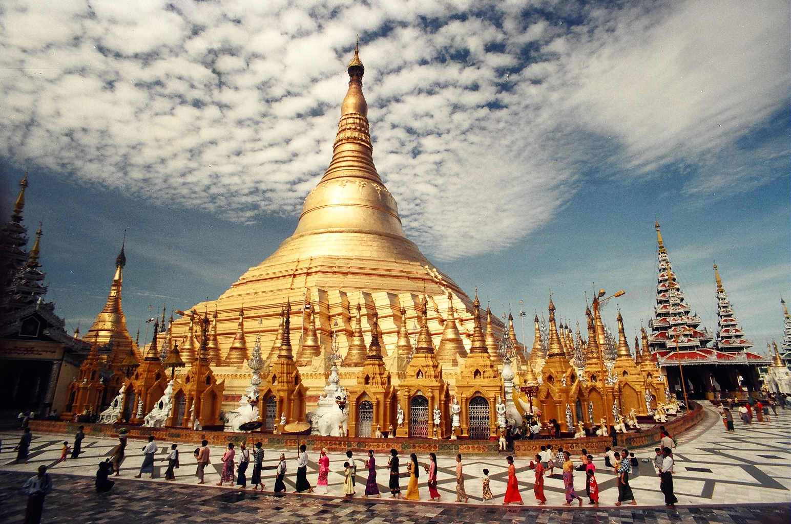 du-lich-yangon-voi-ve-may-bay-tu-19usd-cua-vietnam-airlines.jpg