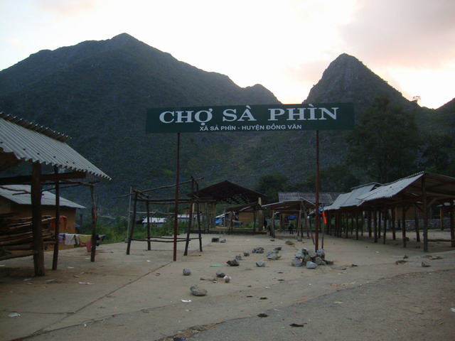 2010-09-19-cd-mb-0517-lung-cu-sa-phin.jpg