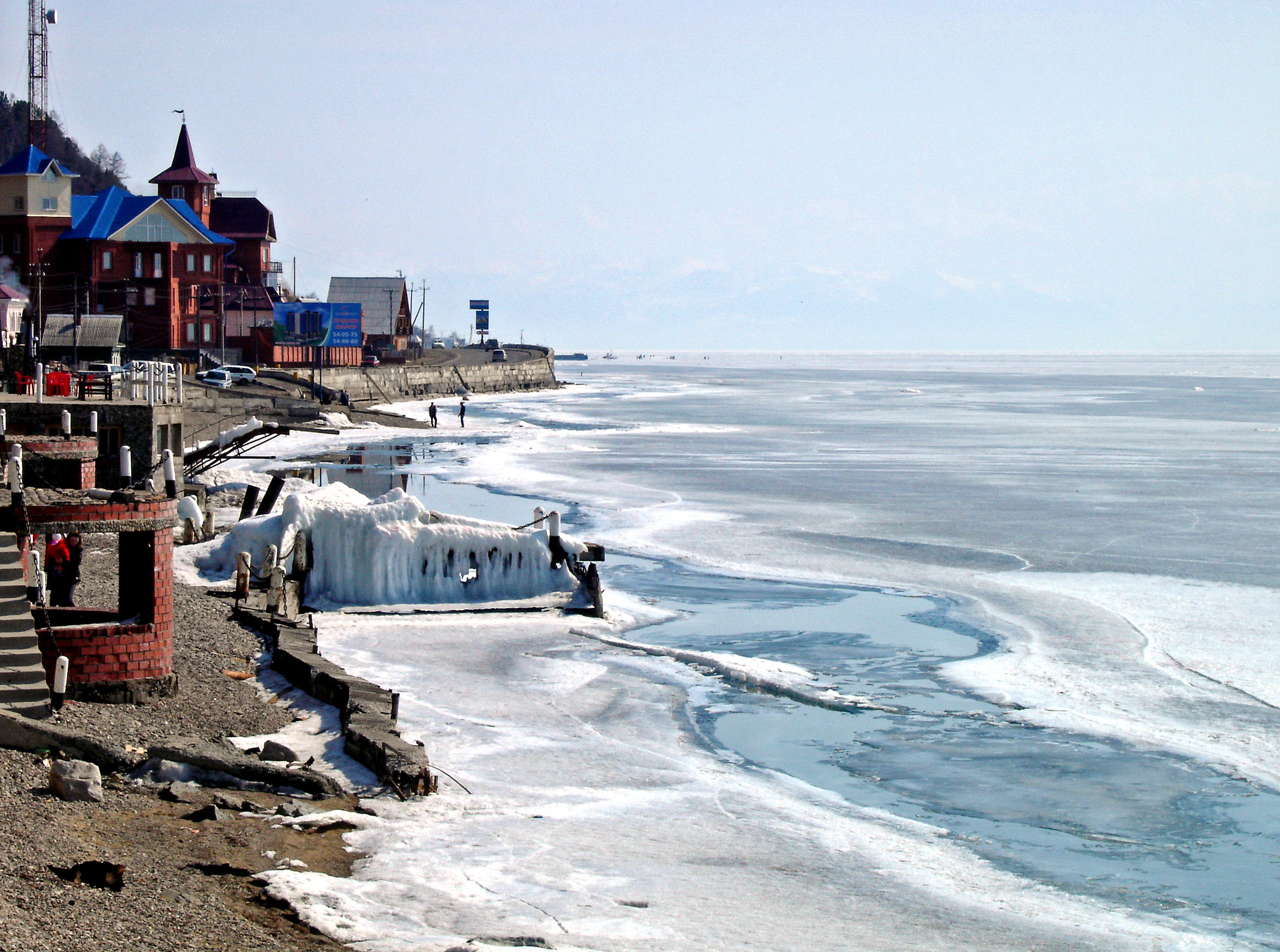 Lake_Baikal-Listwjanka.jpg
