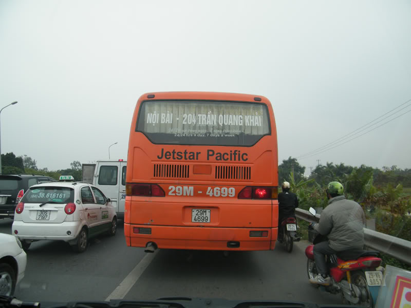 jetstar_bus.jpg