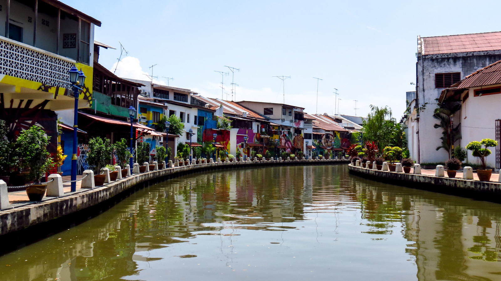 river-view-malacca-painted-houses.jpg