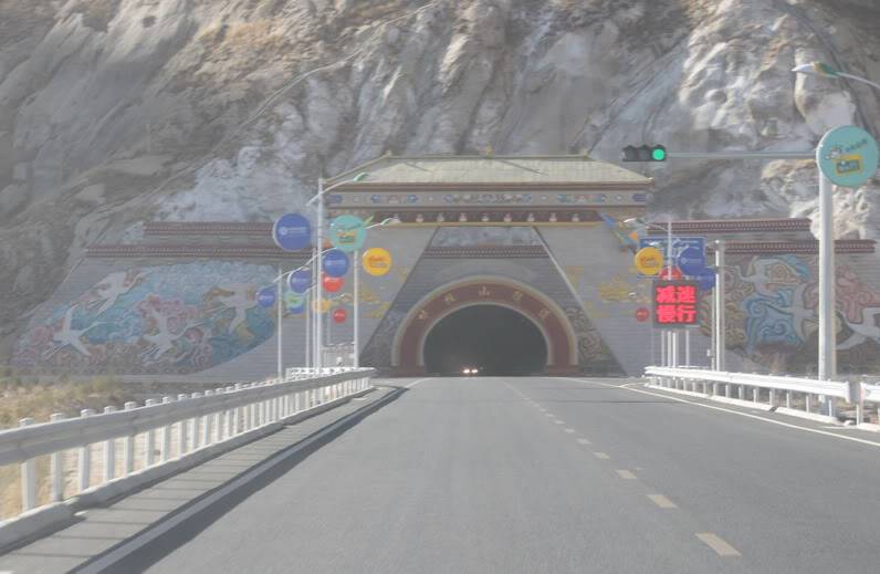 Copyofcong20ham20chui20o20lhasa.jpg