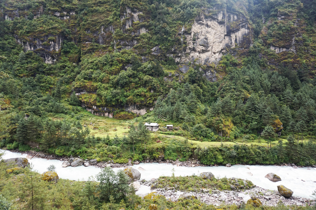 30257286773_1dffaa329a_b.jpg