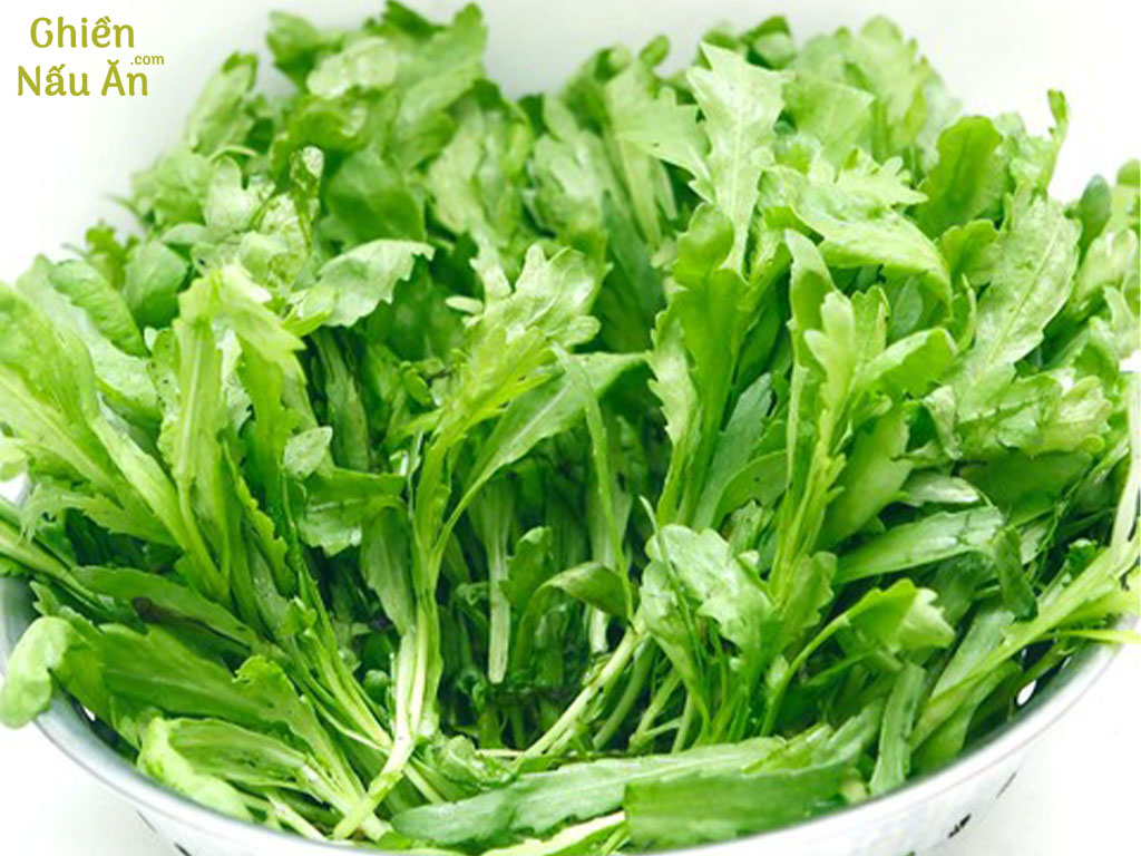 Cách nhặt rau cải cúc