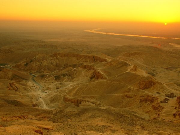 valley-of-kings_24746_600x450_zpsnjlawwxx.jpg